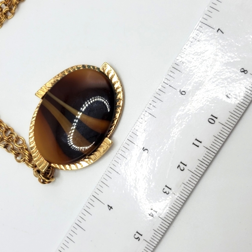 🟥🟩 SARAH COVENTRY Oval Gold Tone Pendant 24 Inch Chain Necklace - Picture 7 of 7